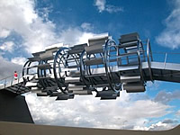 Fußgänerbrücke mit umlaufenden Rotoren